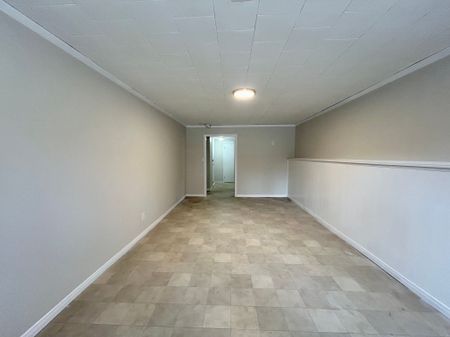 For Lease - 48 Ormond Street, Thorold, Ontario - Photo 4