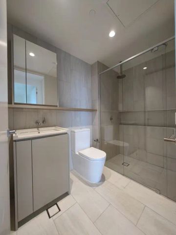 “Designer living at it's best!” - Photo 5