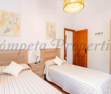Country Property in Cómpeta, Inland Andalucia at the foot of the mo... - Photo 1