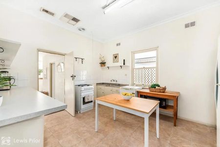 Affordable Family Home In Central Location - Photo 2