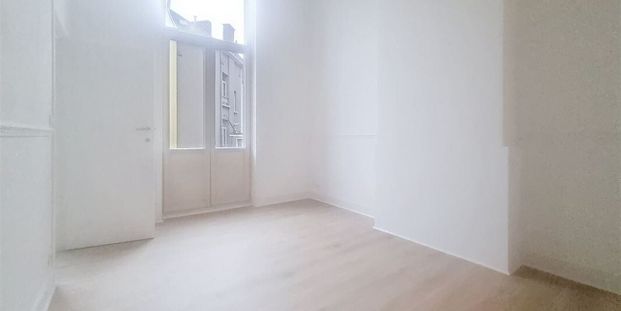 Appartement te huur in Elsene voor € 1.300 met 1 slaapkamer - Photo 1