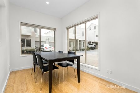 5/11-15 Basil Street, Newport VIC 3015 - Townhouse For Rent | Domain - Photo 2
