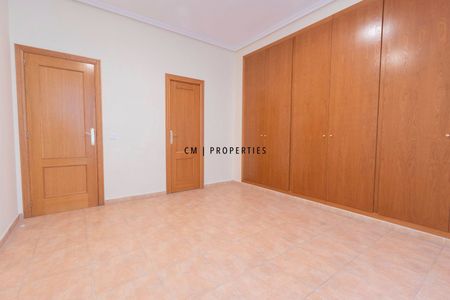 Piso de alquiler en Martí, Gran Via - Photo 5