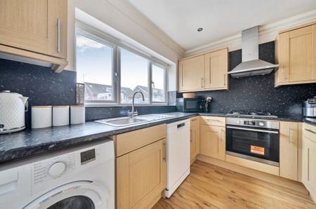 3 bedroom detached house to rent - Photo 4