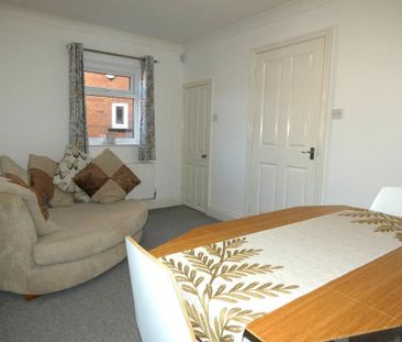 2 bedroom semi-detached house to rent - Photo 2