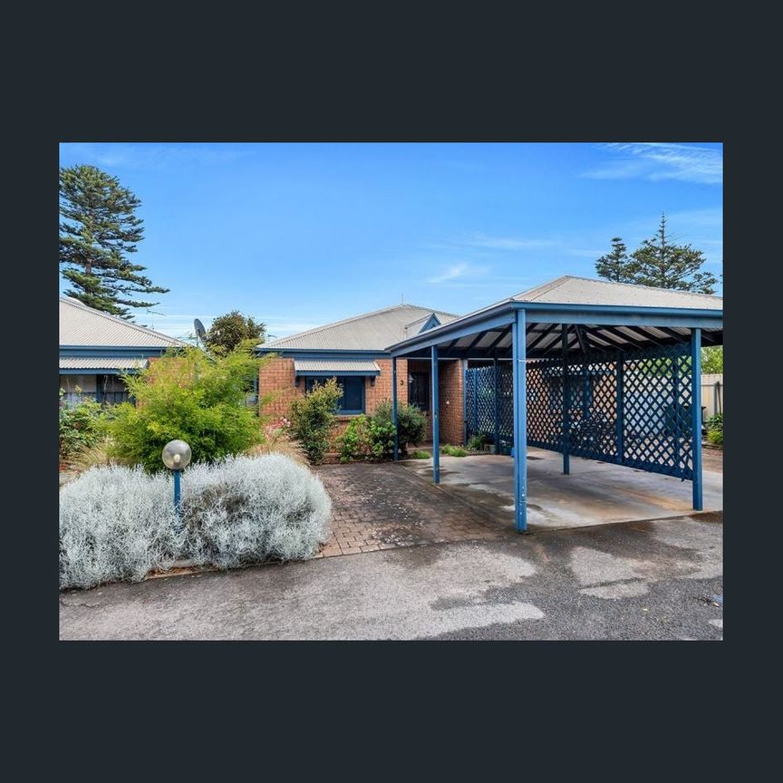 NATURAL LIGHT - Photo 1