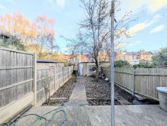 Alexandra Road, London, NW4 - Photo 1