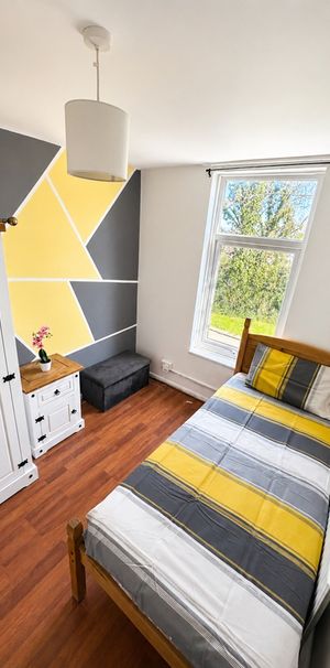 Room in a Shared Flat, Vigilant Close, SE26 - Photo 1