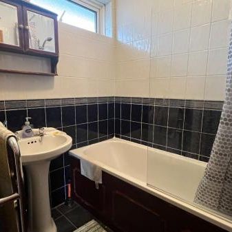 5 Bed Student Home - 61 Kemsing Gardens - Photo 1