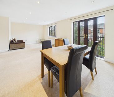 2 bedroom Apartment to rent - Photo 3