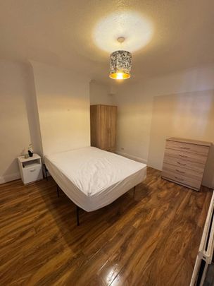Room in a Shared House, Berne Road, CR7 - Photo 1