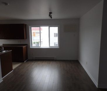 Logement triplex 5 1/2 1 er étage style condo - Photo 1