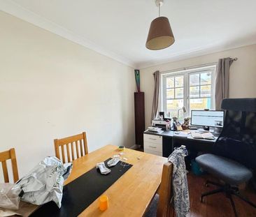 4 bedroom detached house to rent - Photo 2