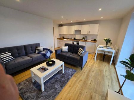 3 bedroom flat to rent - Photo 2