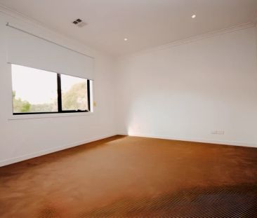 3 Bed, 2 Bath - Photo 6