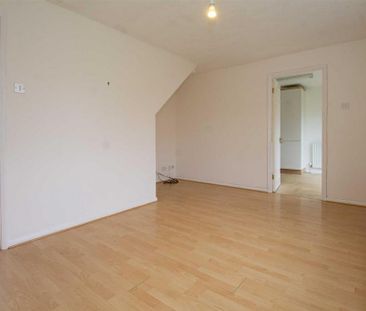 2 bedroom semi-detached house to rent - Photo 5