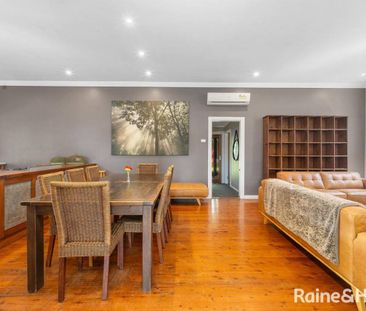 Charming Cottage! - Photo 2