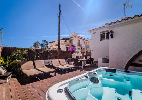 4 room luxury Villa for rent in Javea, Spain