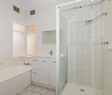 Fresh & Versatile Living in the Frankston High School Zone - Photo 6