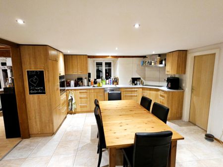 Proche de la gare de Cressier et de toutes les commodités, magnifique appartement de 4.5 pièces de 120 m2 au 3e étage - Photo 4