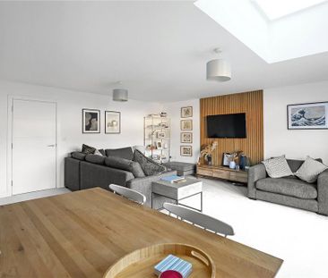 4 bedroom semi-detached house to rent - Photo 5