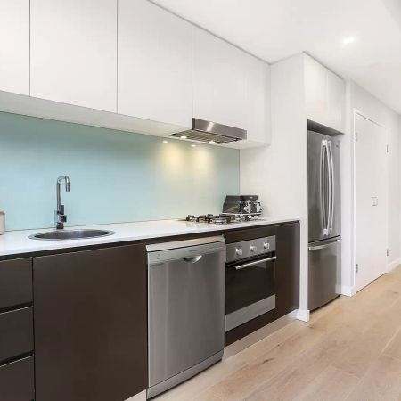 MGM MARTIN - ONE BEDROOM APARTMENT – FULLY FURNISHED - Photo 3