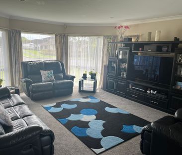 Beachlands, 4 Bedrooms - Photo 3