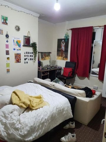 6 bedroom terraced house to rent - Photo 5