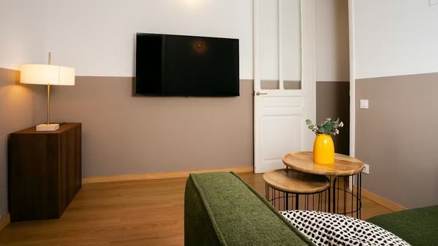 Carrer de Sant Lluís, Barcelona, Catalonia 08012 - Photo 1