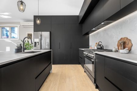 Mt Eden - 4 Bedroom - Photo 3