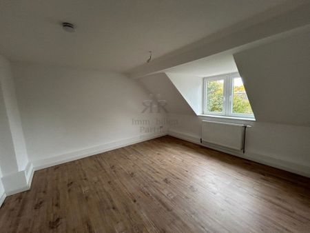 Kleine, gepflegte 2,5 Zimmer Dachgeschosswohnung - Foto 3