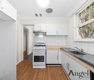 Lovely Family Home In Quiet Suburban Area For Rent - Photo 2