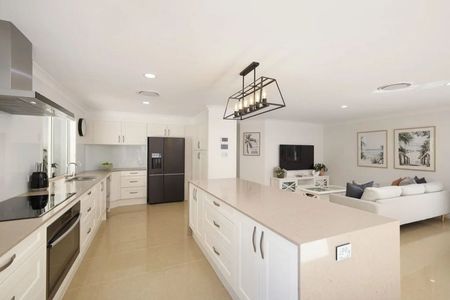 Experience Luxury, Serenity and Convenience - Photo 2