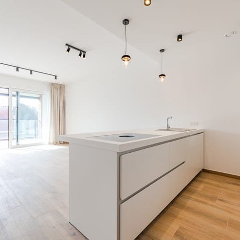 Appartement te huur - Photo 1