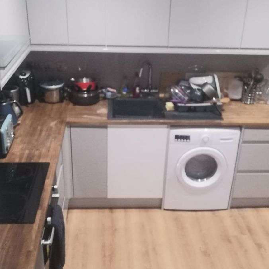 Manchester Road Studio 1 (2nd floor) - Photo 1