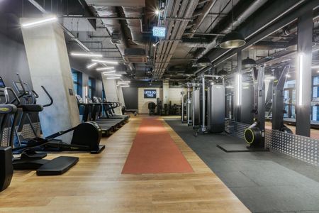 Live at Vertus’ newest Canary Wharf address: expansive, fully furnished 3-bed apartments with a gym, reformer Pilates studio, co-working spaces and, lounges for modern living. - Photo 3