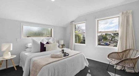 Stylish Three Bedroom in Hamilton East - Photo 4