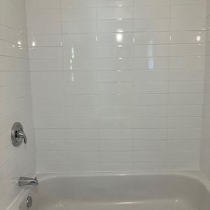 5 1/2 ( 2ieme étage), st-constant , grand terrain - Photo 2