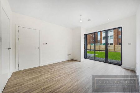 4 bedroom detached bungalow to rent - Photo 2