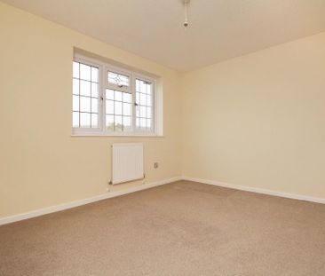 2 bedroom semi-detached house to rent - Photo 3
