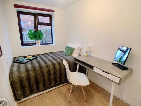 1 bedroom in a house share to rent - Photo 3