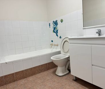 SPACIOUS 2 BEDROOM UNIT - Photo 5