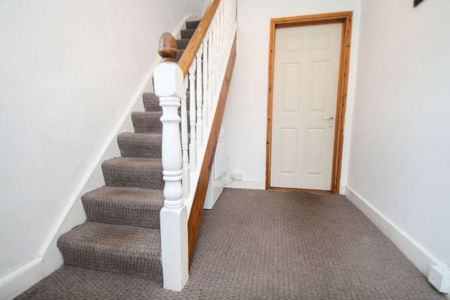 Shelbourne Road, Charminster - Photo 2