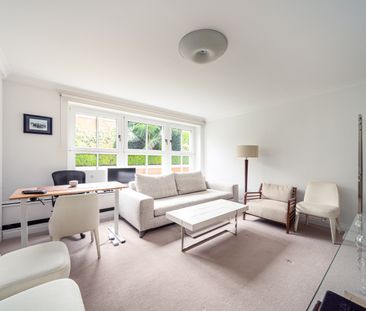 Traditional townhouse in the heart of Kensington - Photo 4