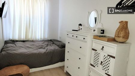 1-bedroom apartment for rent in Blackrock, Dublin - Photo 5