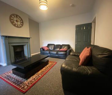 4 Bed Terraced House, Blenheim Road, RG1 - Photo 2