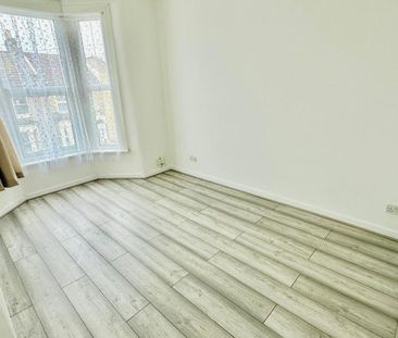 4 bedroom terraced house to rent - Photo 5