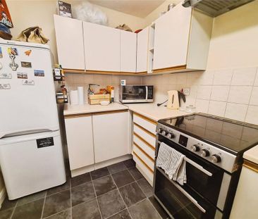 1 bedroom flat to rent - Photo 6