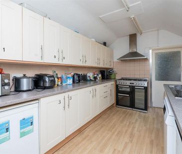 House share to rent - Photo 3