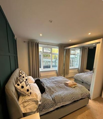 2 Bed Maisonette, Westwood Court, SW19 - Photo 2